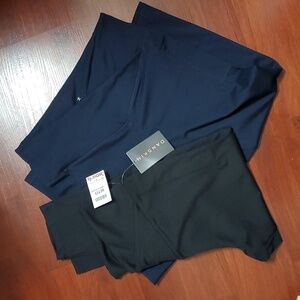 Danskin 3/4 Leggings, Large, 2 Pair, Black & Navy